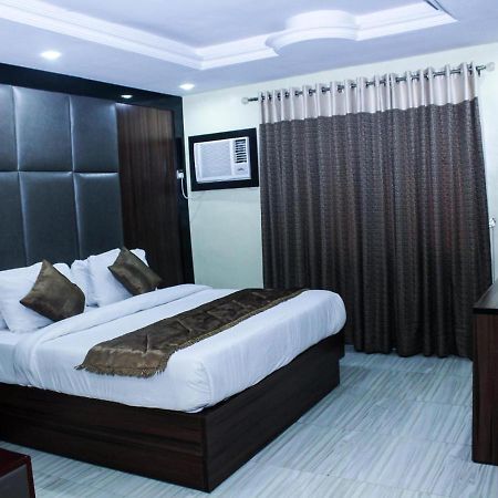 Six Diamond Hotel Ikeja Exterior foto